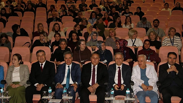 Yoğun bakım hemşireleri için güncel uygulamalar tartışıldı