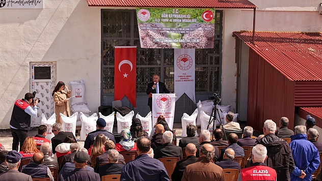 108 çiftçiye nohut tohumu dağıtıldı