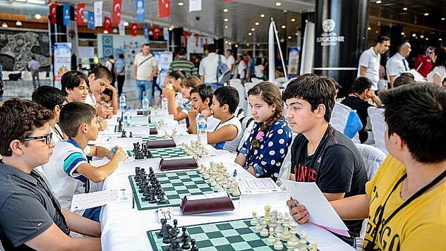 11 ülkeden 555 sporcu 