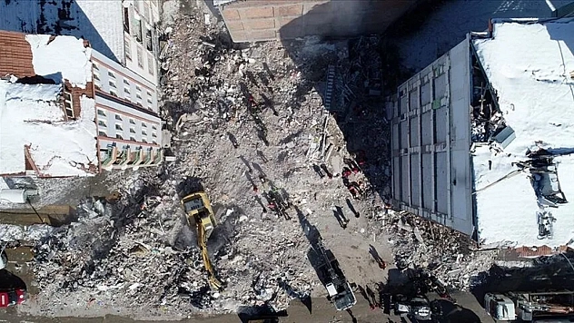 13 kişiye mezar olmuştu: Koçlar Apartmanı davasında karar çıkmadı!