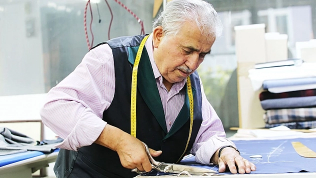 13 yaşında dükkan süpürerek başladı, 7 çocuğunu bu meslekle büyüttü