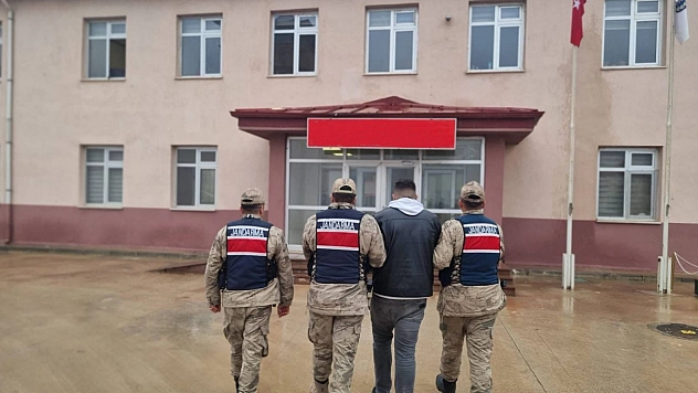 16 yıl kesinleşmiş cezası vardı! Jandarmadan kaçamadı