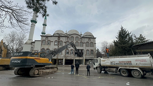 1983 yılında inşa edilmişti! Malatya'da 43 yıllık camii yıkıldı