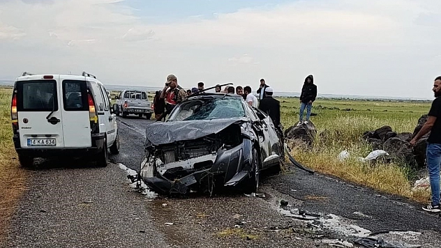 2 kişinin öldüğü kaza anı cep telefonu kamerasına yansıdı