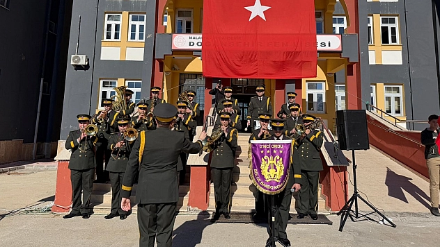 2. Ordu Bölge Bando Komutanlığı'ndan Öğrencilere Moral Programı