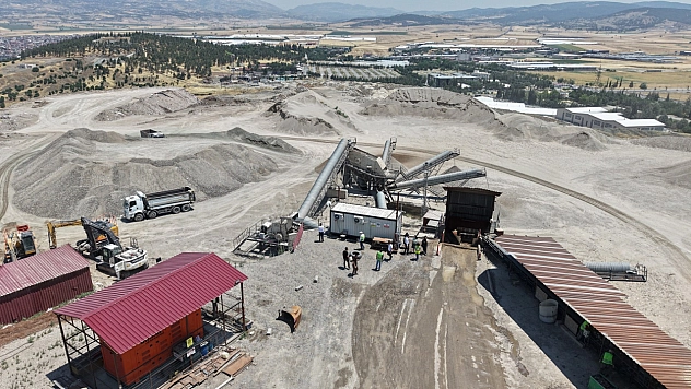 200 bin metreküp enkaz ekonomiye kazandırıldı