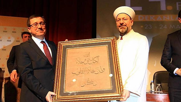 İlahiyatlar ülkenin gözbebeği 