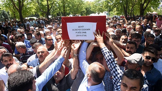 Özdemir son yolculuğuna uğurlandı