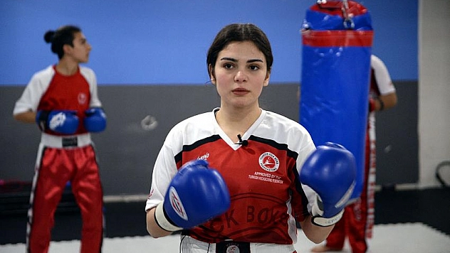 Başarıya doymuyor
