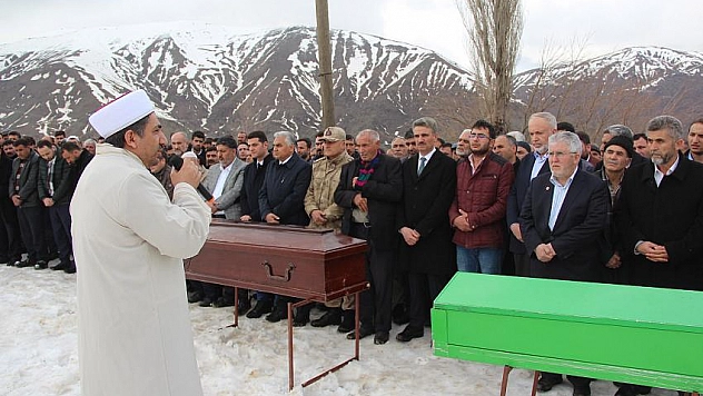 2 kişi toprağa verildi 
