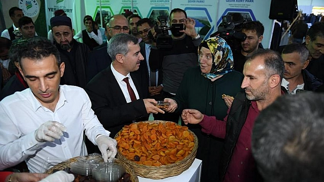 Yeşilyurt stant yoğun ilgi görüyor 