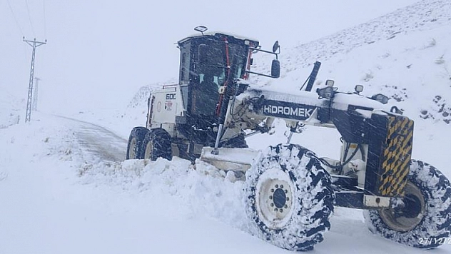 423 köy yolu ulaşıma kapandı
