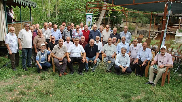 Darende Lisesi mezunları 19 yıldır kesintisiz buluşuyor