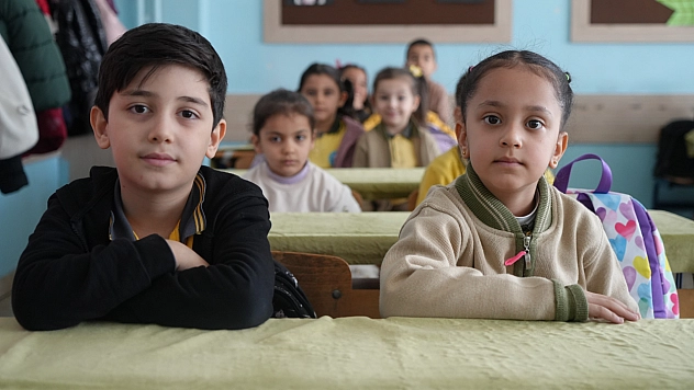 690 bin öğrenci karne heyecanı yaşadı