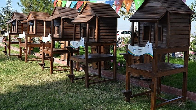 Parklara barınak yerleştirildi