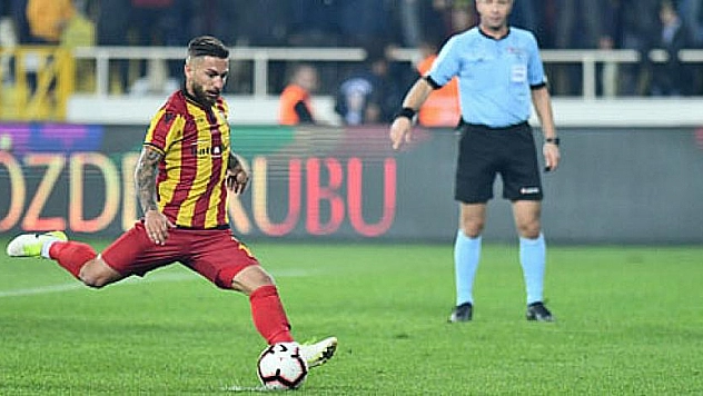 Adem sakatlandı