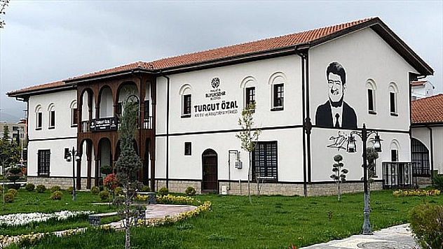 Özal unutulmuyor