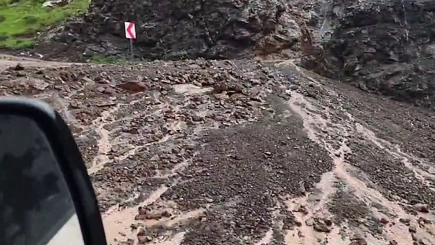 Adıyaman-Malatya yolu çöktü