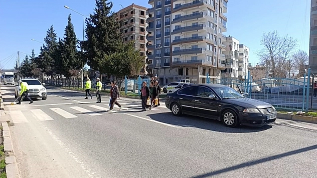 Adıyaman'da kaza: Ölümden kıl payı kurtuldu