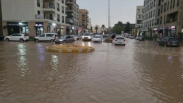 Adıyaman'da şiddetli yağış! Evleri su bastı
