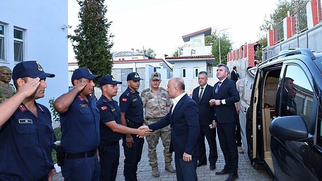 Vali Varol, jandarma personelinin çalışmalarını yerinde inceledi