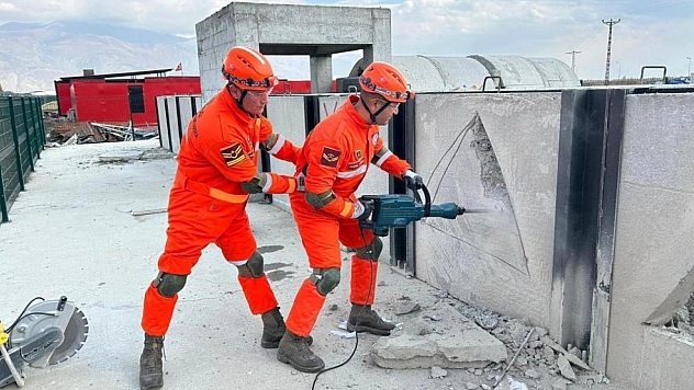 'AFAD, 3'üncü ordu personelini afete hazırlıyor