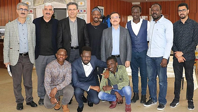 Afrikalı öğrencilerle buluştu