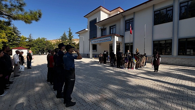 Ağın'da yeni eğitim öğretim yılı törenle başladı