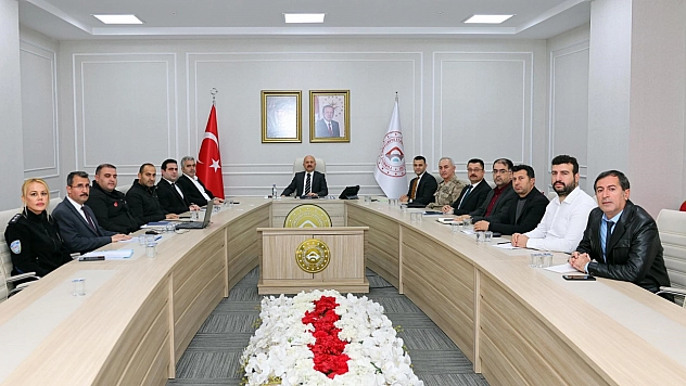 Ağır ve orta hasarlı yapıların yıkım süreci konuşuldu