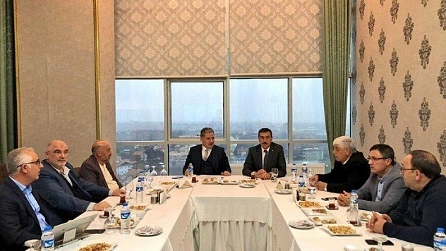 Ahmet Çakır istifa etti