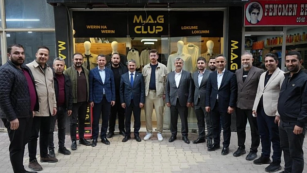 AK Parti heyeti esnafı ziyaret etti