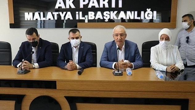 AK Parti'de bayramlaşma