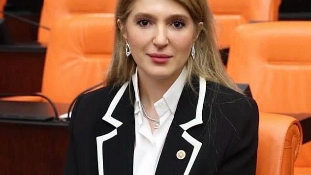 AK Parti Malatya Milletvekili İnanç Siraç Kara Ölmeztoprak'tan Miraç Kandili mesajı