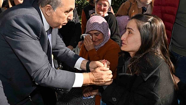 Büyükşehir Adayı yaralı askerin ailesini ziyaret etti