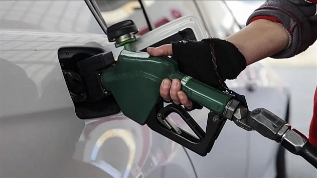 Akaryakıta çifte zam geliyor! Önce motorin, ardından benzin