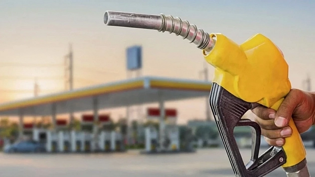 Akaryakıtta indirim bekleniyor: Motorin ve LPG'ye müjde