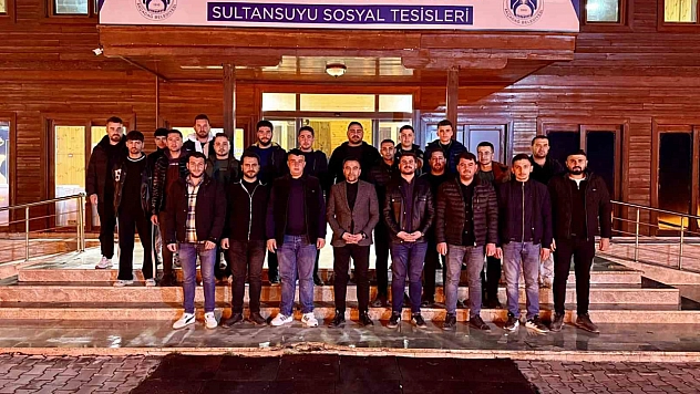Akçadağ'da Başkan Ulutaş Gençlerle Sahurda Buluştu