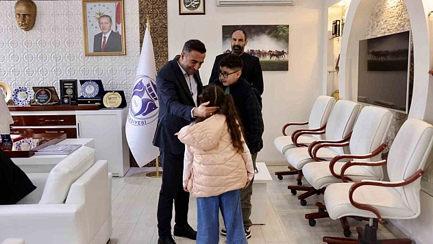 Akçadağ'da Bayram Coşkusu: Başkan Ulutaş Vatandaşlarla Buluştu