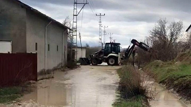 Dereler taştı