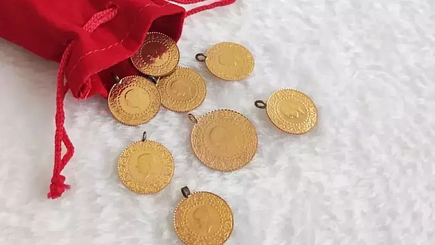Altın zirveye doğru ilerliyor