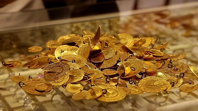 Altında yeni rekor: Vatandaş çeyrekten vazgeçti! Gram altına bile gücü yetmiyor…
