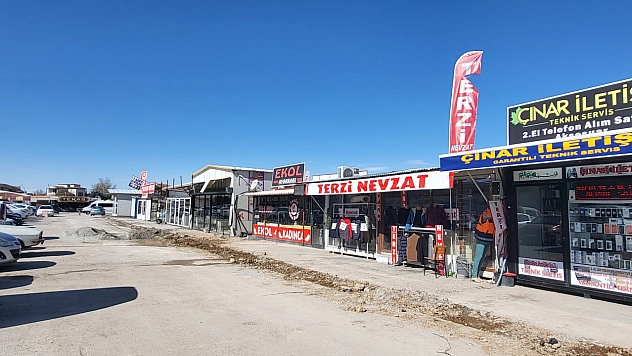 Apar topar tahliye etmişlerdi: Caddede çalışma yok!