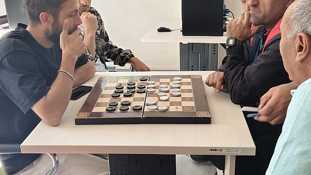 Arıcak'ta dama turnuvası başladı