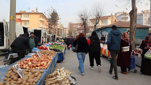 Asgari ücret cebe girmeden eridi: Malatyalılar bakmakla yetiniyor!