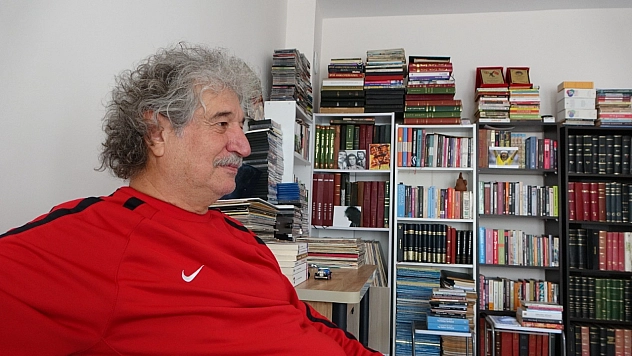 'Asrın Felaketi'nden sadece kitaplarını ve plaklarını kurtarabildi