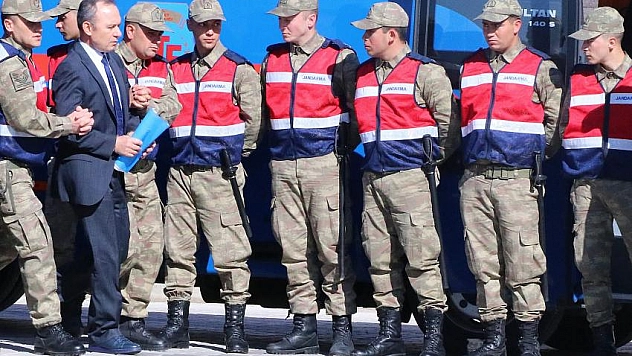 Emri bizde sorguladık