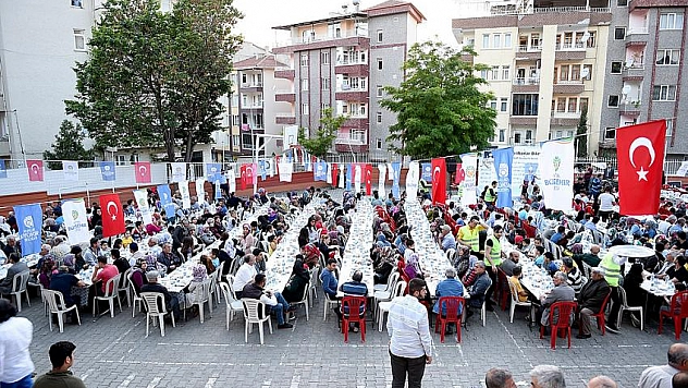 Büyükşehir'den mahalle iftarı 