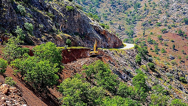 Büyükşehir yol açıyor