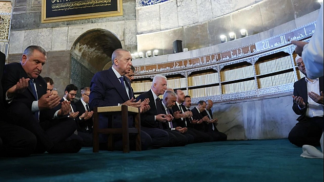 Ayasofya'da cuma namazı...