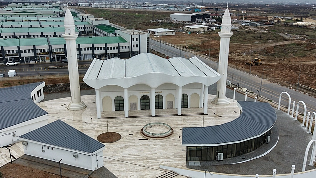 Aynı anda 750 kişi saf tutacak: Mehmet Yusuf Kaya külliyesi hizmete girdi